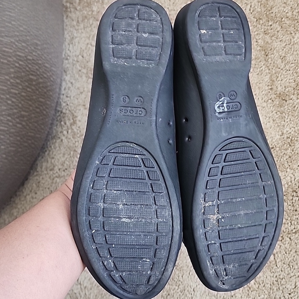 Crocs Black Comfort Flats Women’s Size 8 Silver Chain - Picture 10 of 10